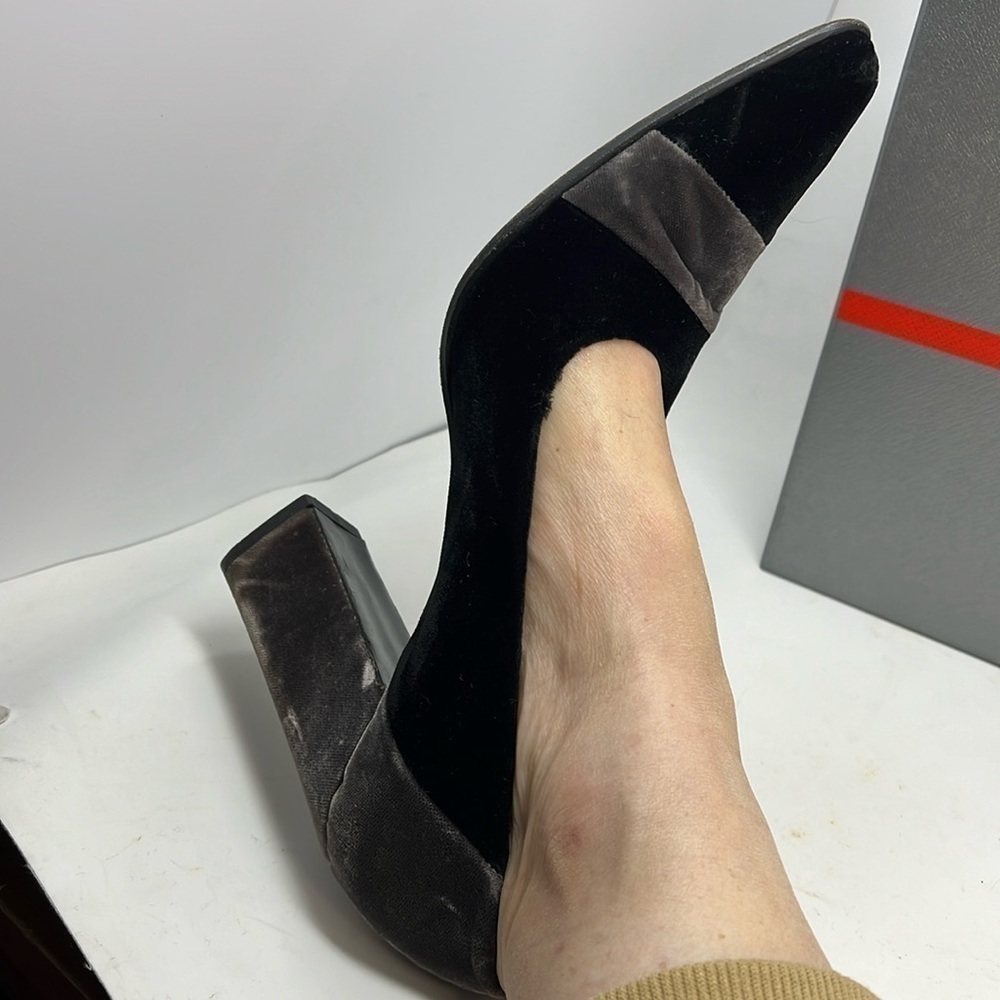 Prada Sz 40 US 10 Grey Crushed Velvet Pumps - Picture 12 of 16